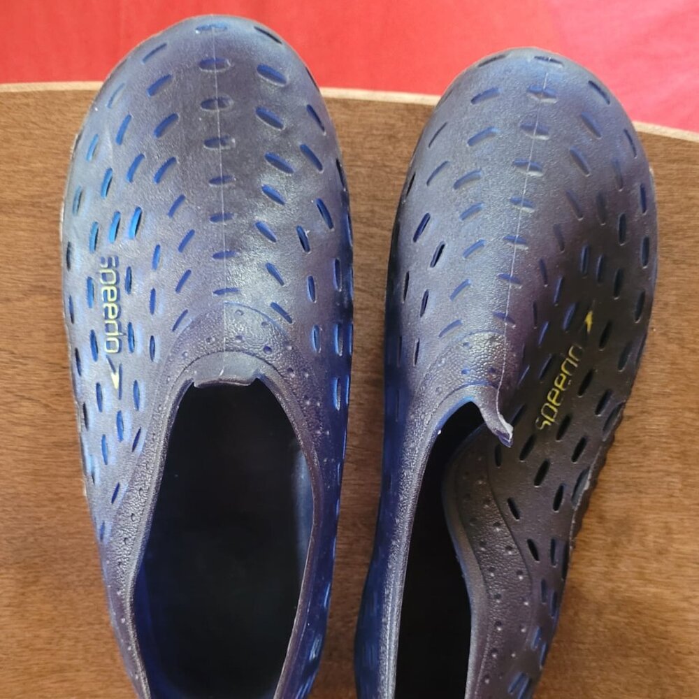 Speedo kids water shoes- Size US 11/12